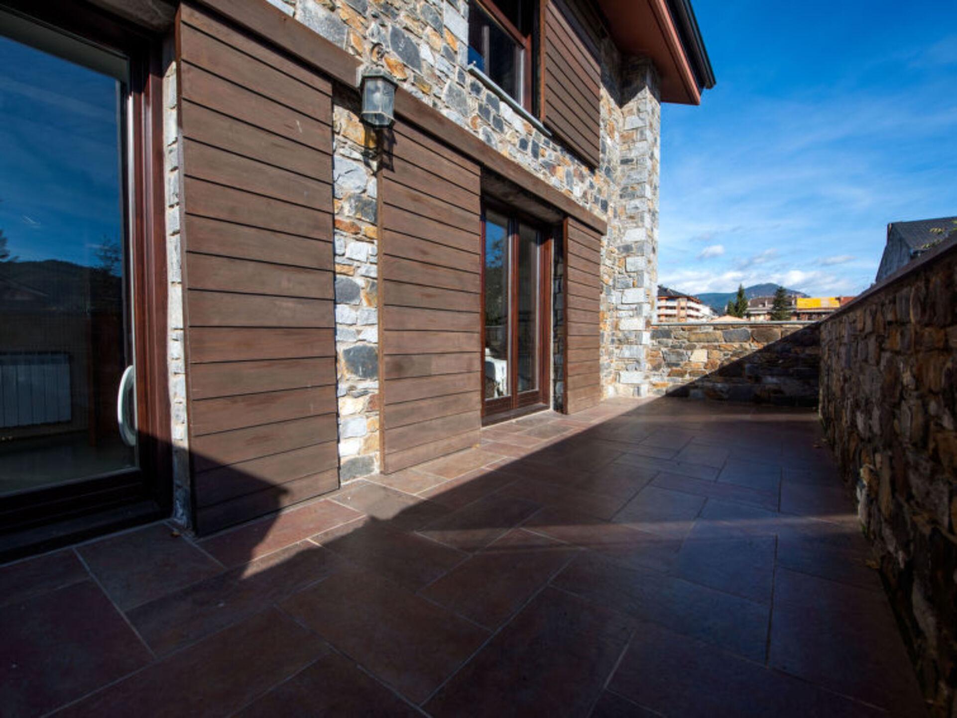 6 BR Villa,1000