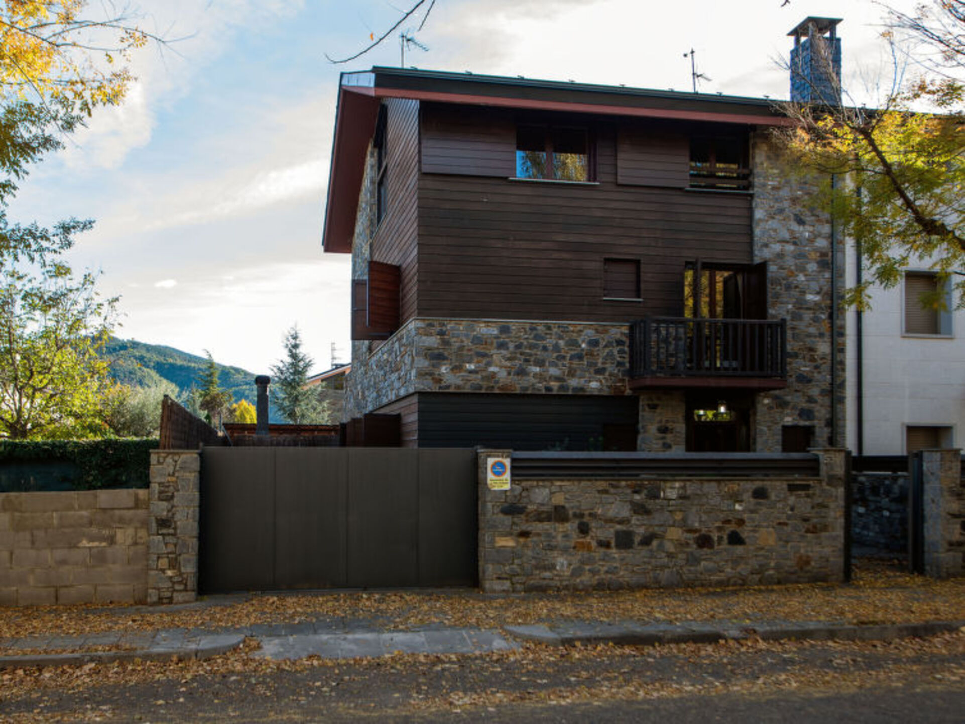 6 BR Villa,1000