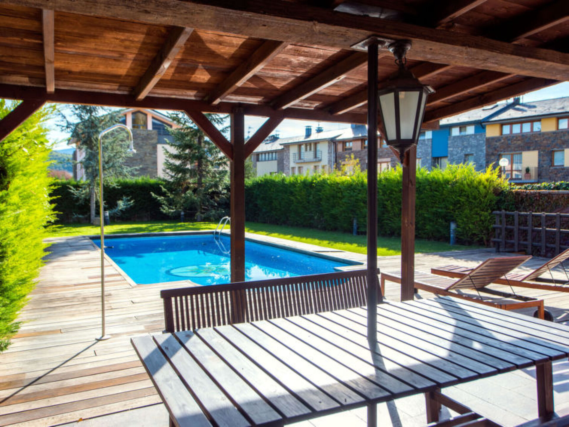6 BR Villa,1000