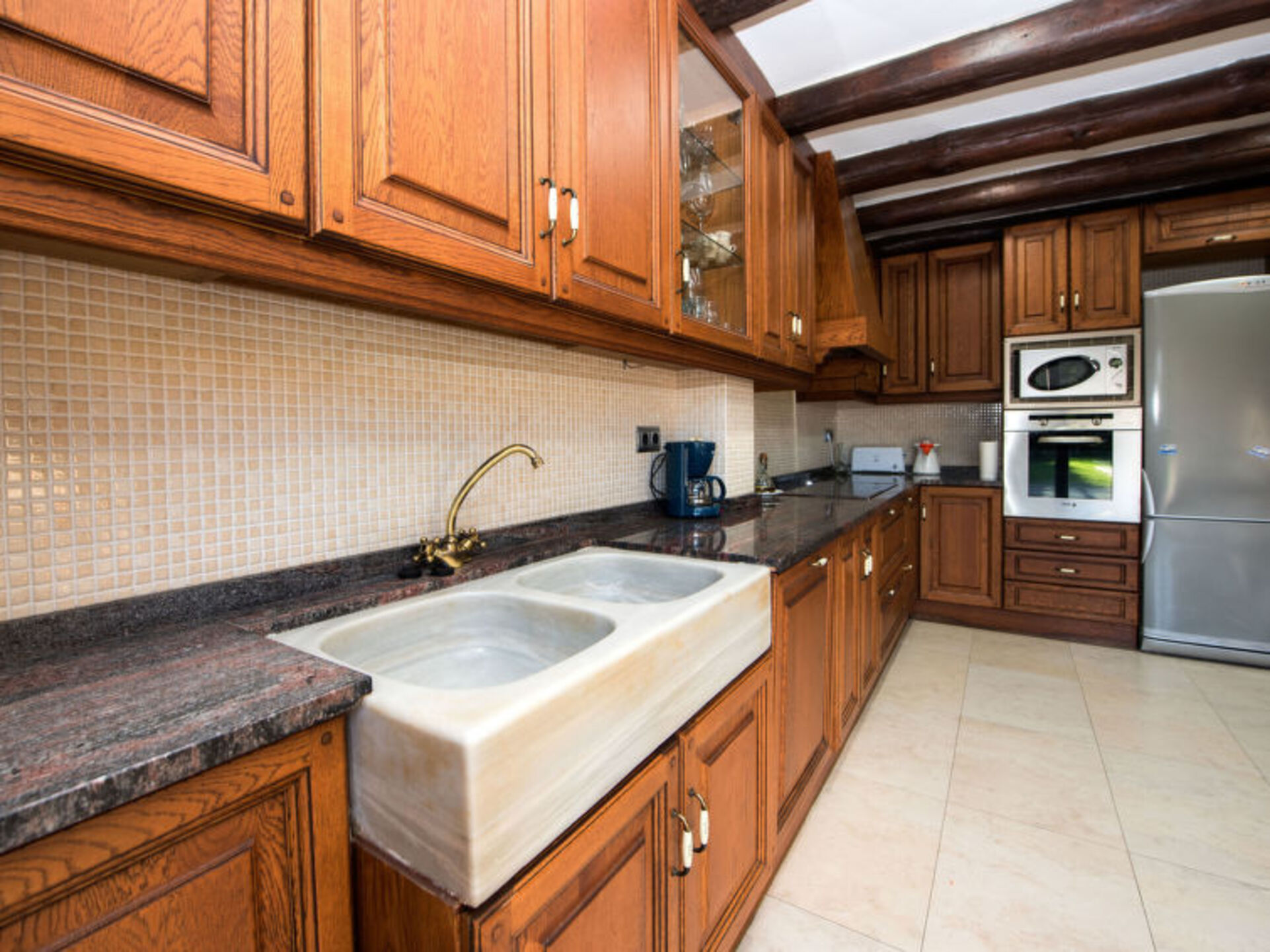 6 BR Villa,1000