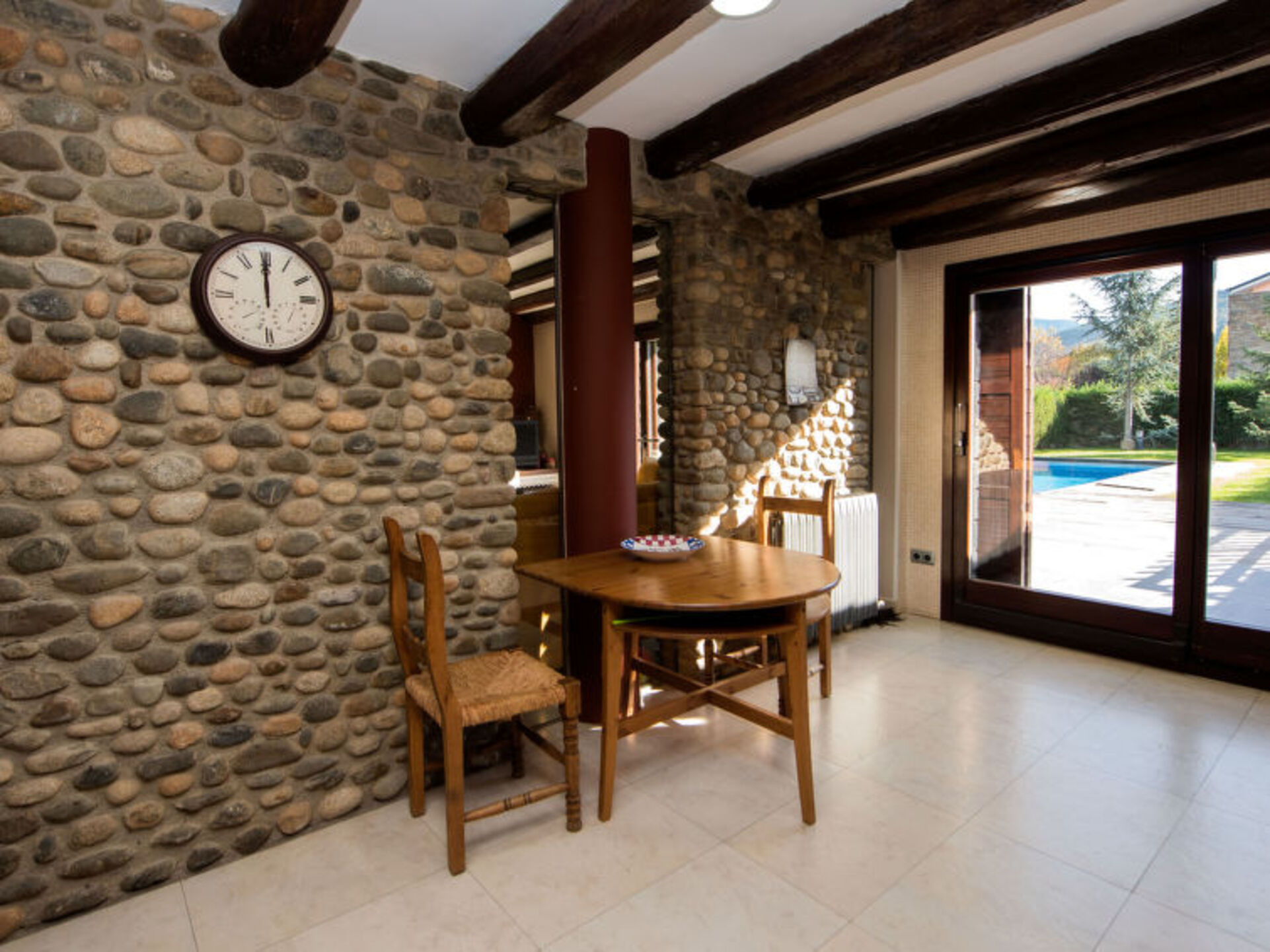 6 BR Villa,1000