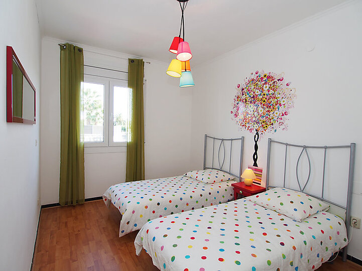 Spacious 3 Bed Home near the Beach,1009