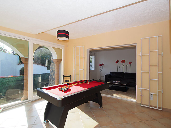 Spacious 3 Bed Home near the Beach,1009