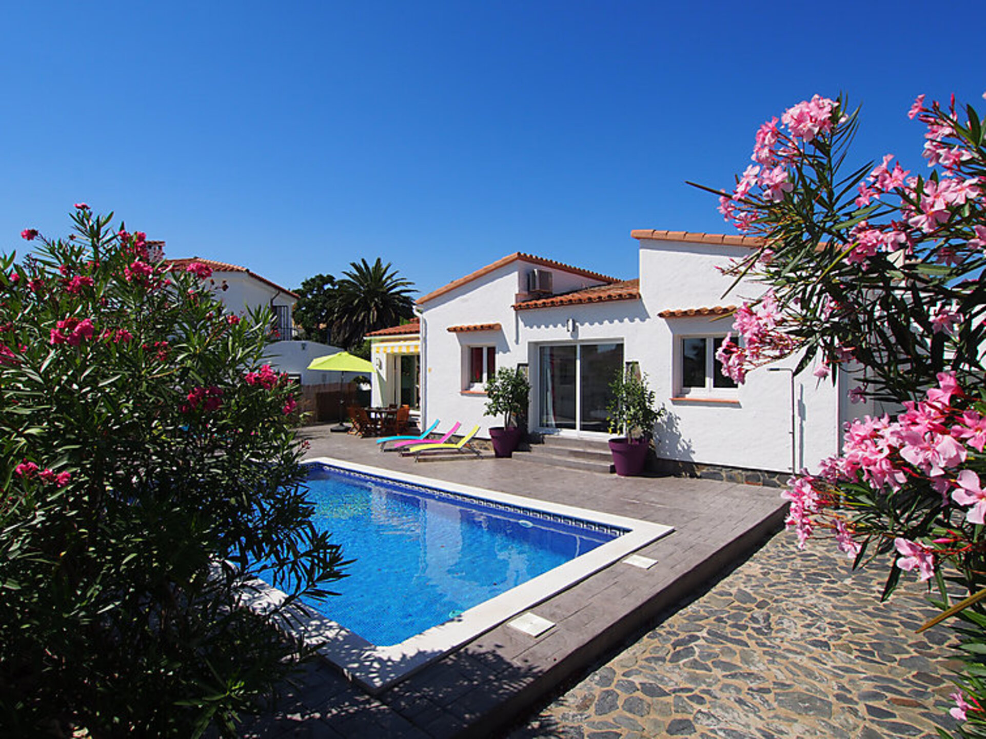 Spacious 3 Bed Home near the Beach,1009