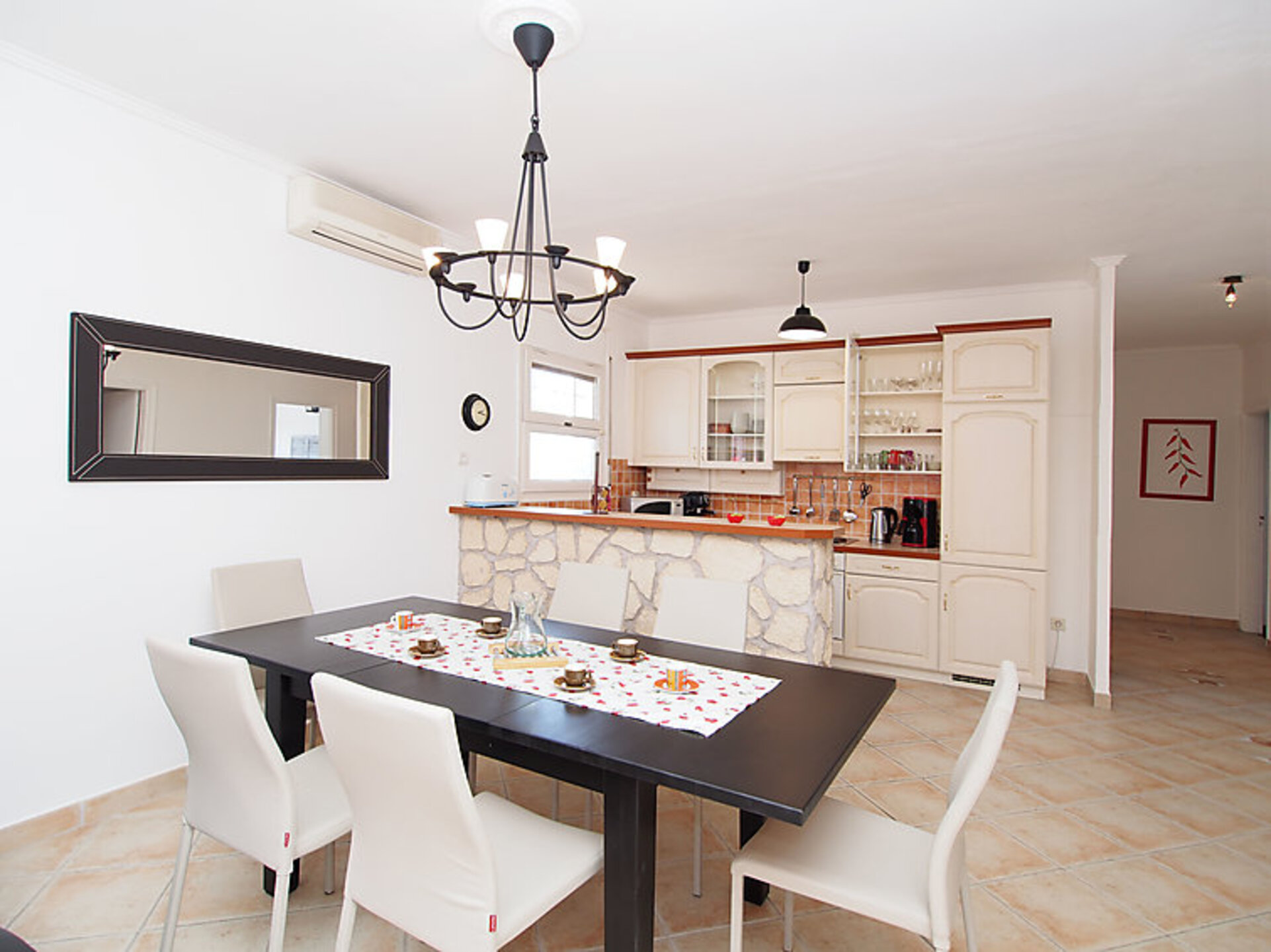 Spacious 3 Bed Home near the Beach,1009