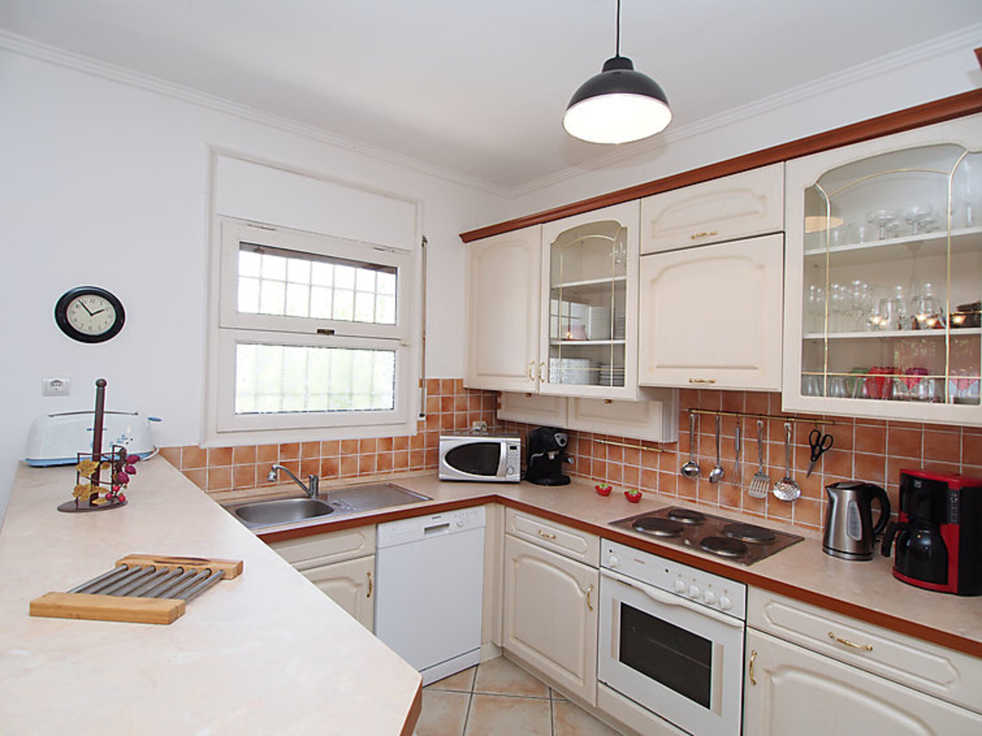 Spacious 3 Bed Home near the Beach,1009