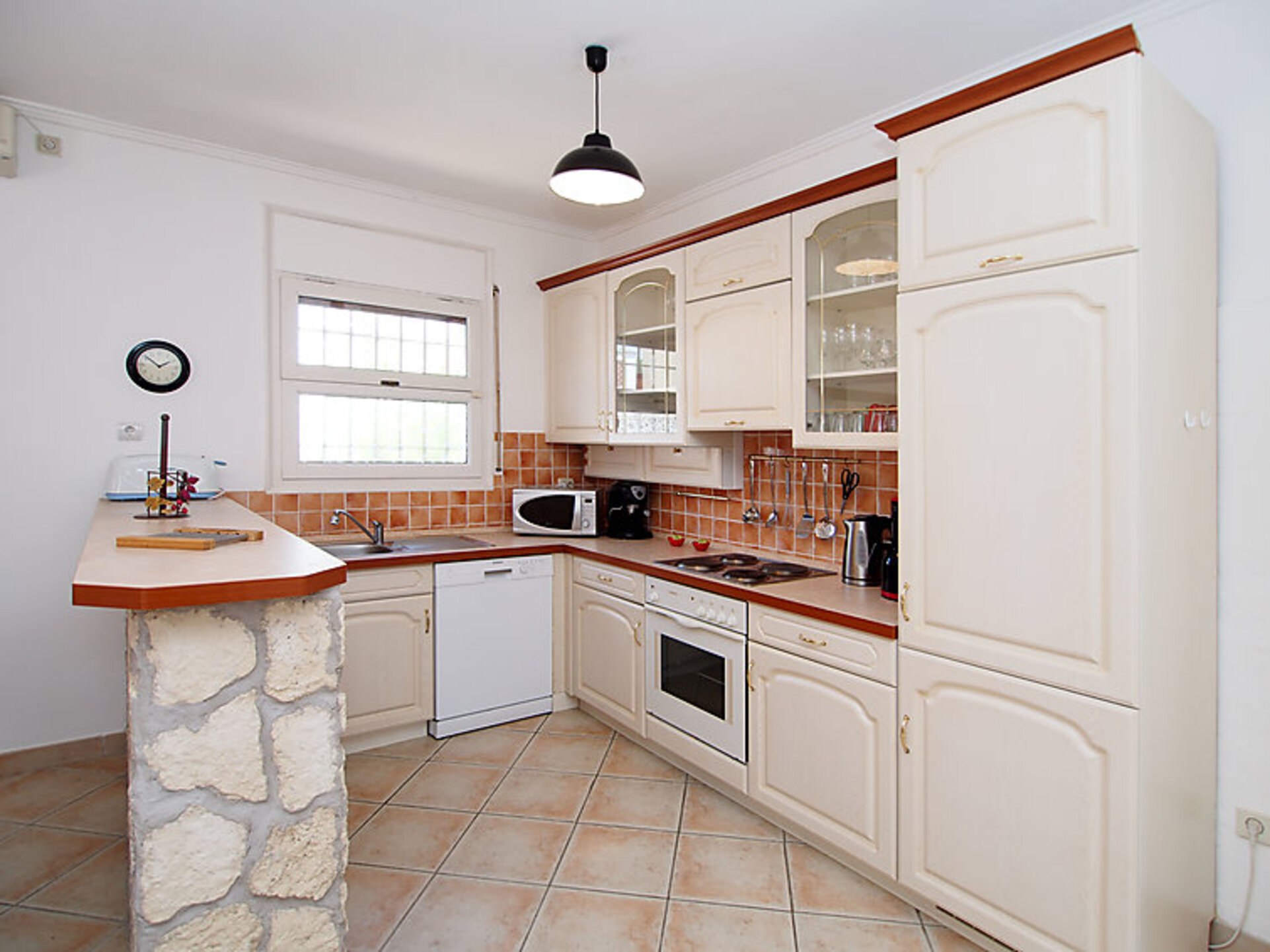 Spacious 3 Bed Home near the Beach,1009