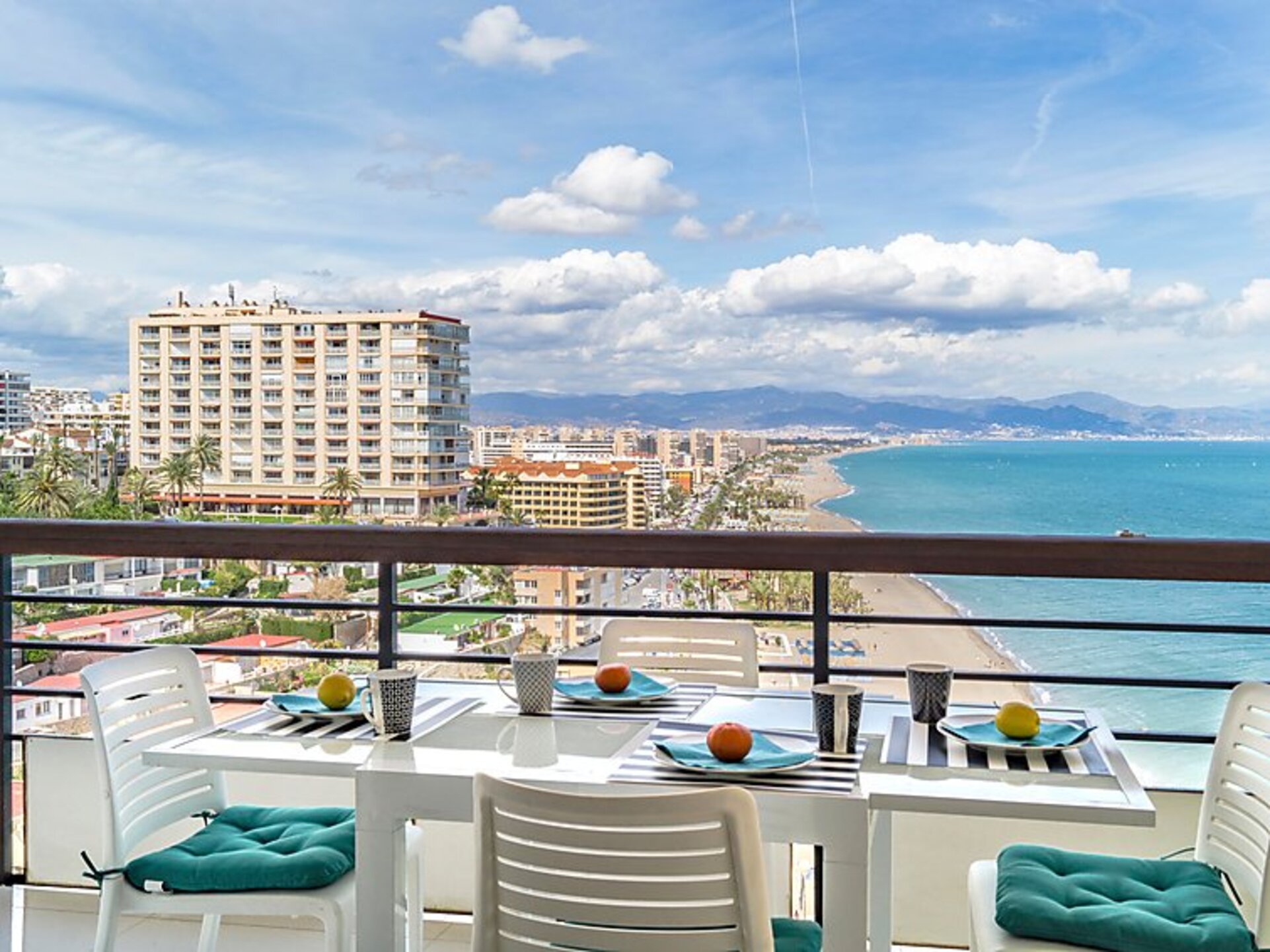 Luxury Apartment for the Perfect Holiday, Torremolinos Apartment 1005