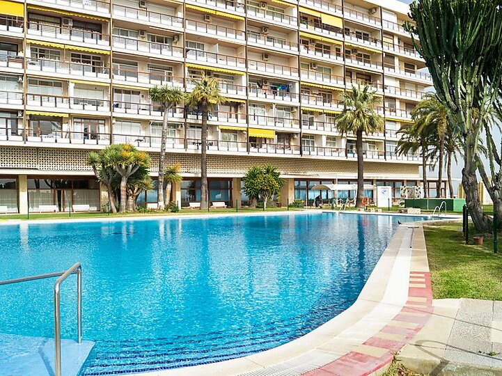 Luxury Apartment for the Perfect Holiday, Torremolinos Apartment 1005