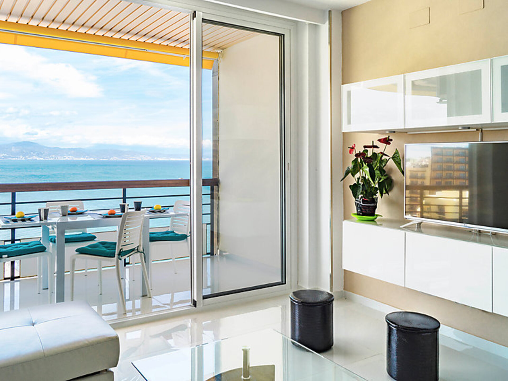 Luxury Apartment for the Perfect Holiday, Torremolinos Apartment 1005
