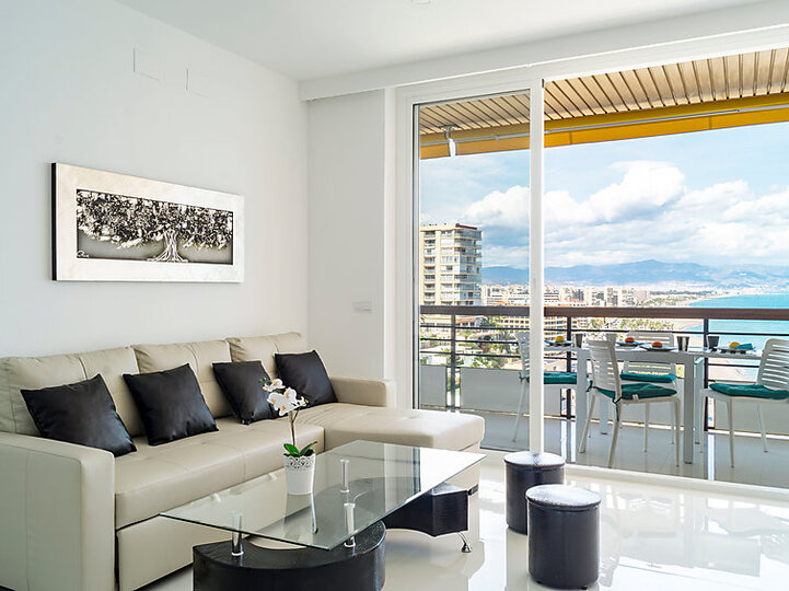 Luxury Apartment for the Perfect Holiday, Torremolinos Apartment 1005