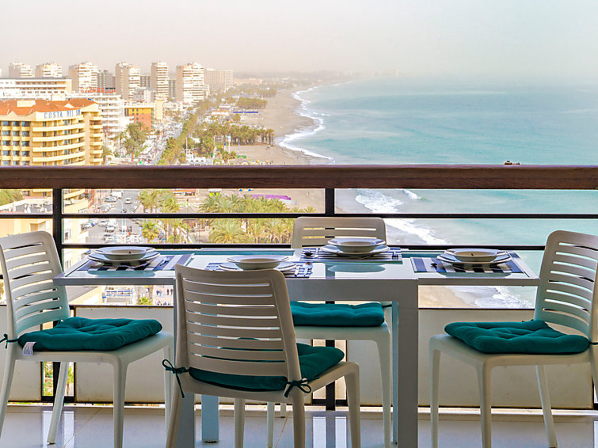Luxury Apartment for the Perfect Holiday, Torremolinos Apartment 1005