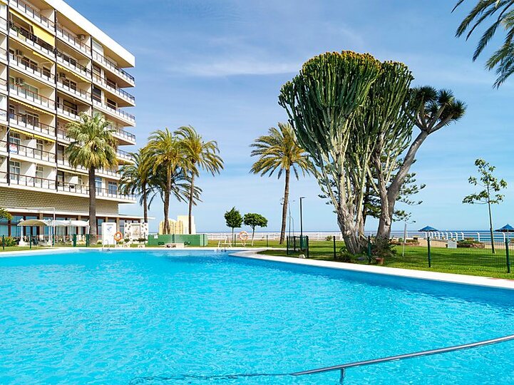 Luxury Apartment for the Perfect Holiday, Torremolinos Apartment 1005