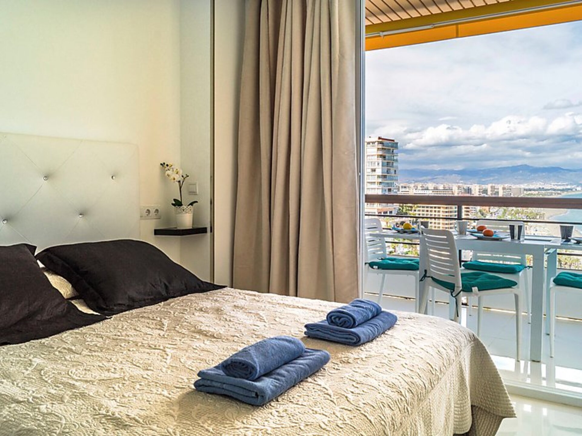 Luxury Apartment for the Perfect Holiday, Torremolinos Apartment 1005