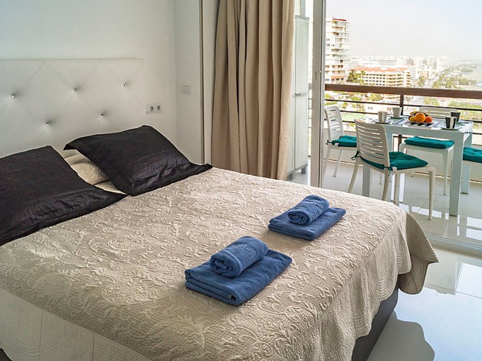 Luxury Apartment for the Perfect Holiday, Torremolinos Apartment 1005