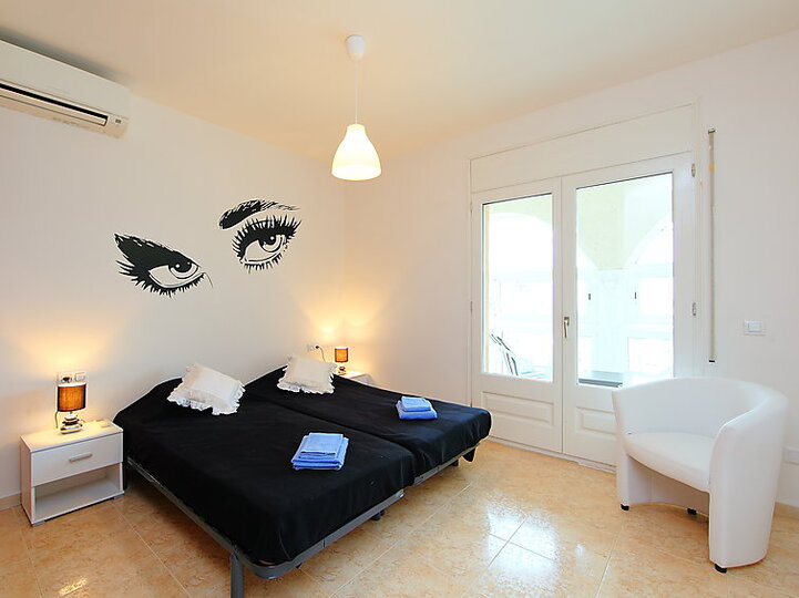 Beautiful Villa with Modern Amenities,1013