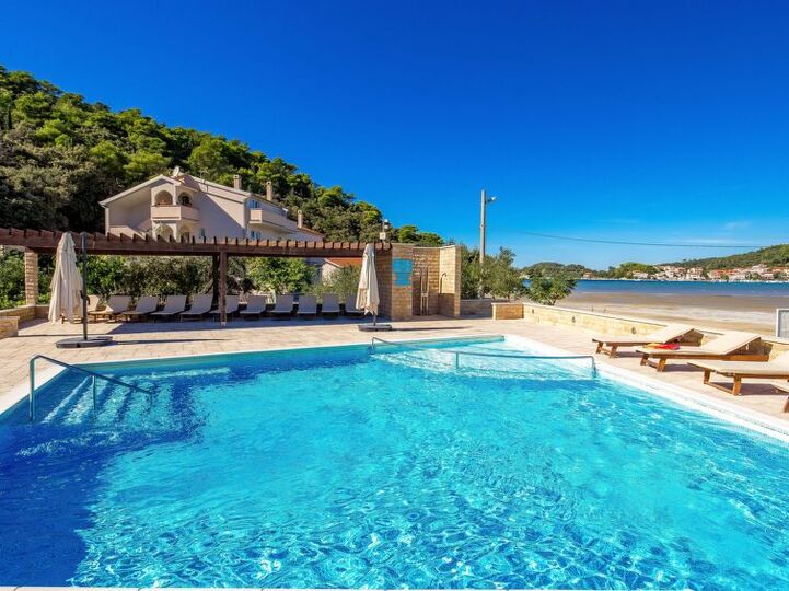 Scenic Getaway: Villa in Kampor, 1123