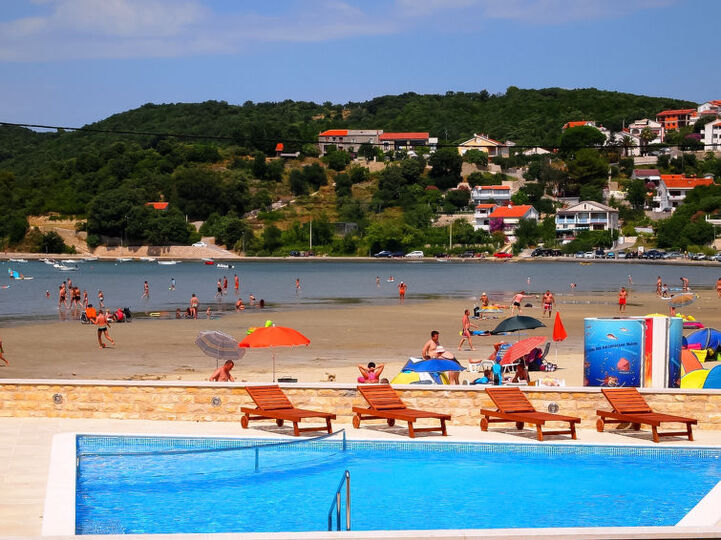 Scenic Getaway: Villa in Kampor, 1123