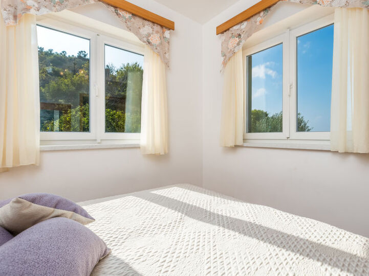 Luxurious Coastal Villa in Kampor, 1124