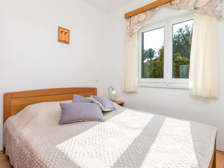 Luxurious Coastal Villa in Kampor, 1124