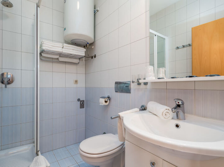 Luxurious Coastal Villa in Kampor, 1124