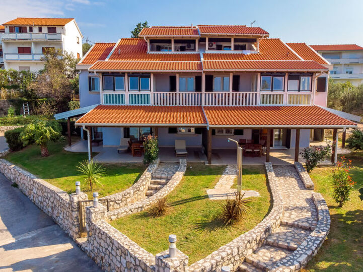 Luxurious Coastal Villa in Kampor, 1124