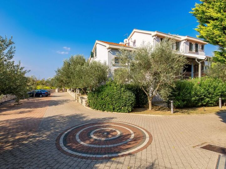 Luxurious Coastal Villa in Kampor, 1124