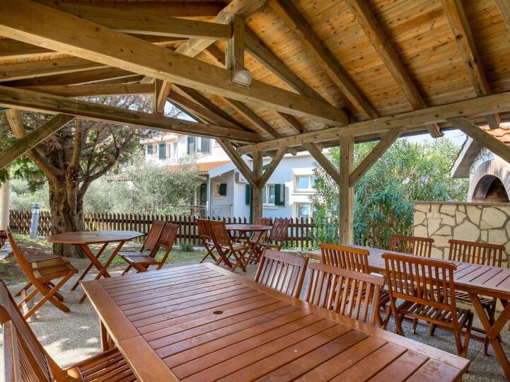 Luxurious Coastal Villa in Kampor, 1124