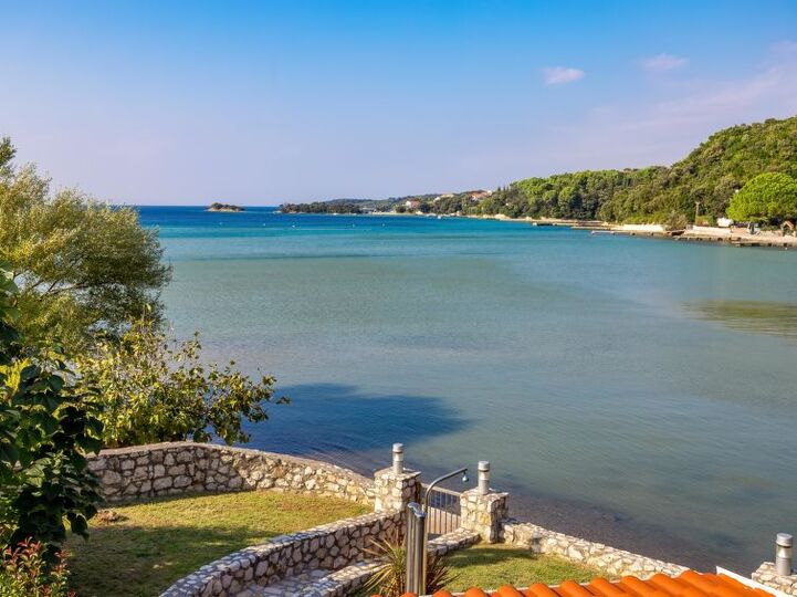 Luxurious Coastal Villa in Kampor, 1124