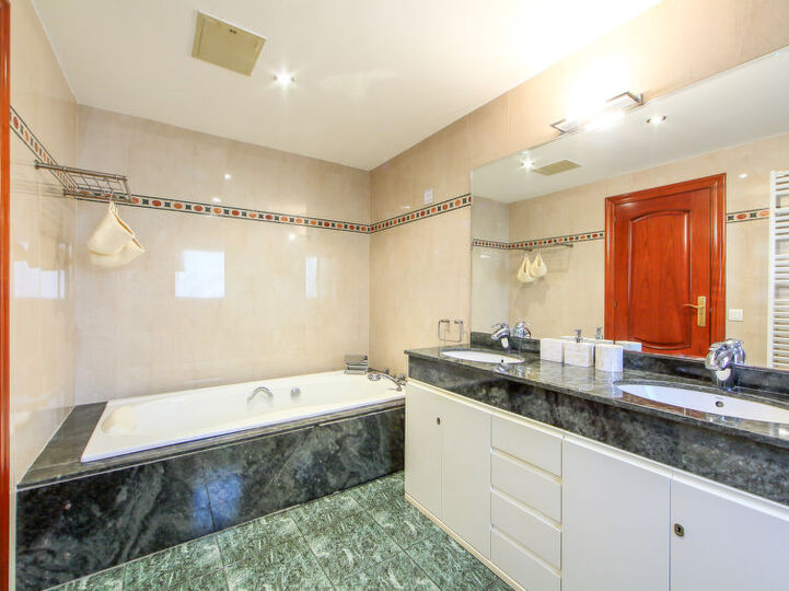5 Star Villa with First Class Amenities, Costa Daurada Villa 1031