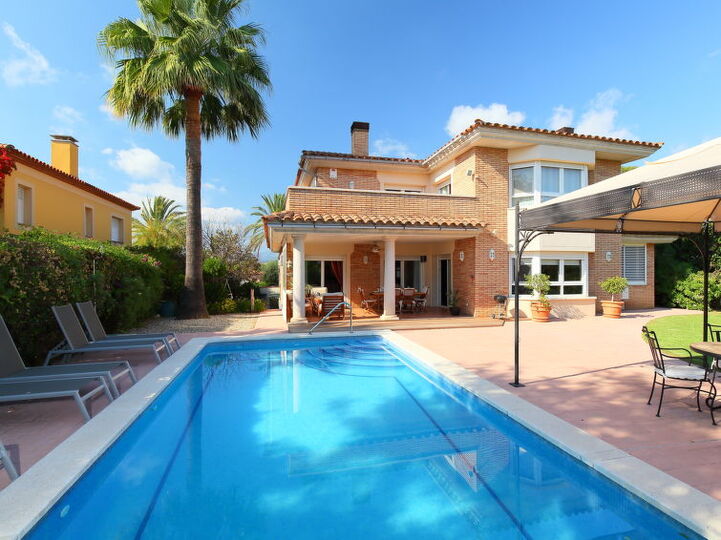 5 Star Villa with First Class Amenities, Costa Daurada Villa 1031