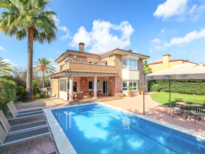 5 Star Villa with First Class Amenities, Costa Daurada Villa 1031