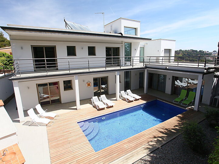 Tranquil Oasis in Costa Brava,1014