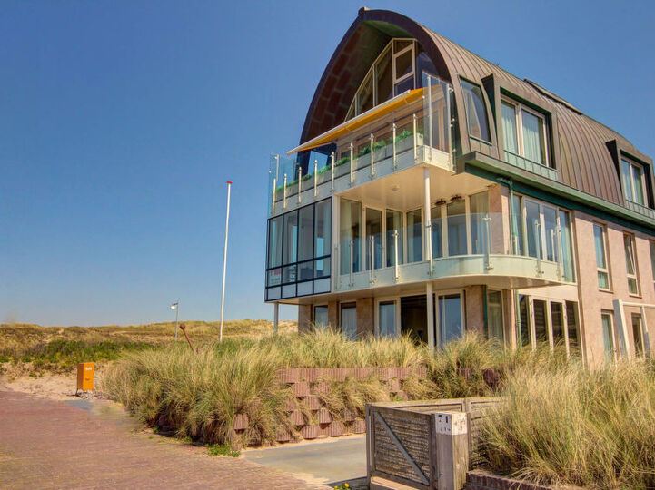 Rent Your Own Luxury Villa with 3 Bedrooms, Noord Holland Villa 1122, Egmond aan Zee, Netherlands