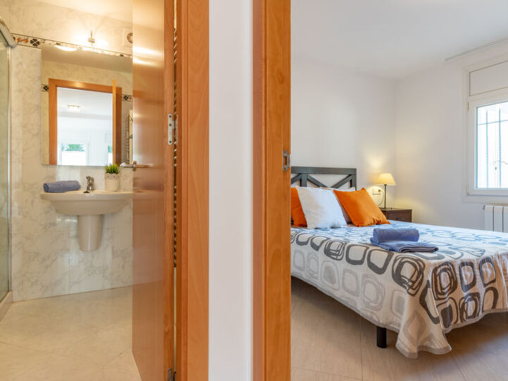 Exquisite 5 BR Villa with Sea View,1108