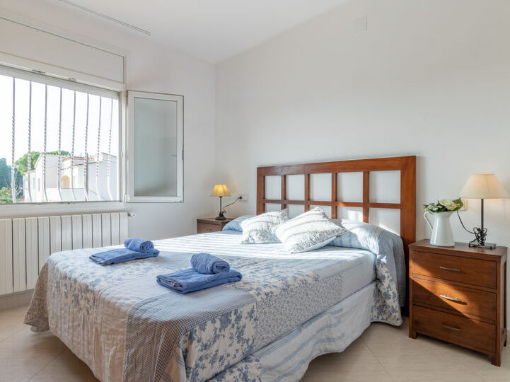 Exquisite 5 BR Villa with Sea View,1108
