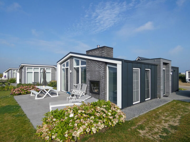 5 Star Villa with Majestic Views, Zeeland Villa 1096, Wemeldinge, Netherlands