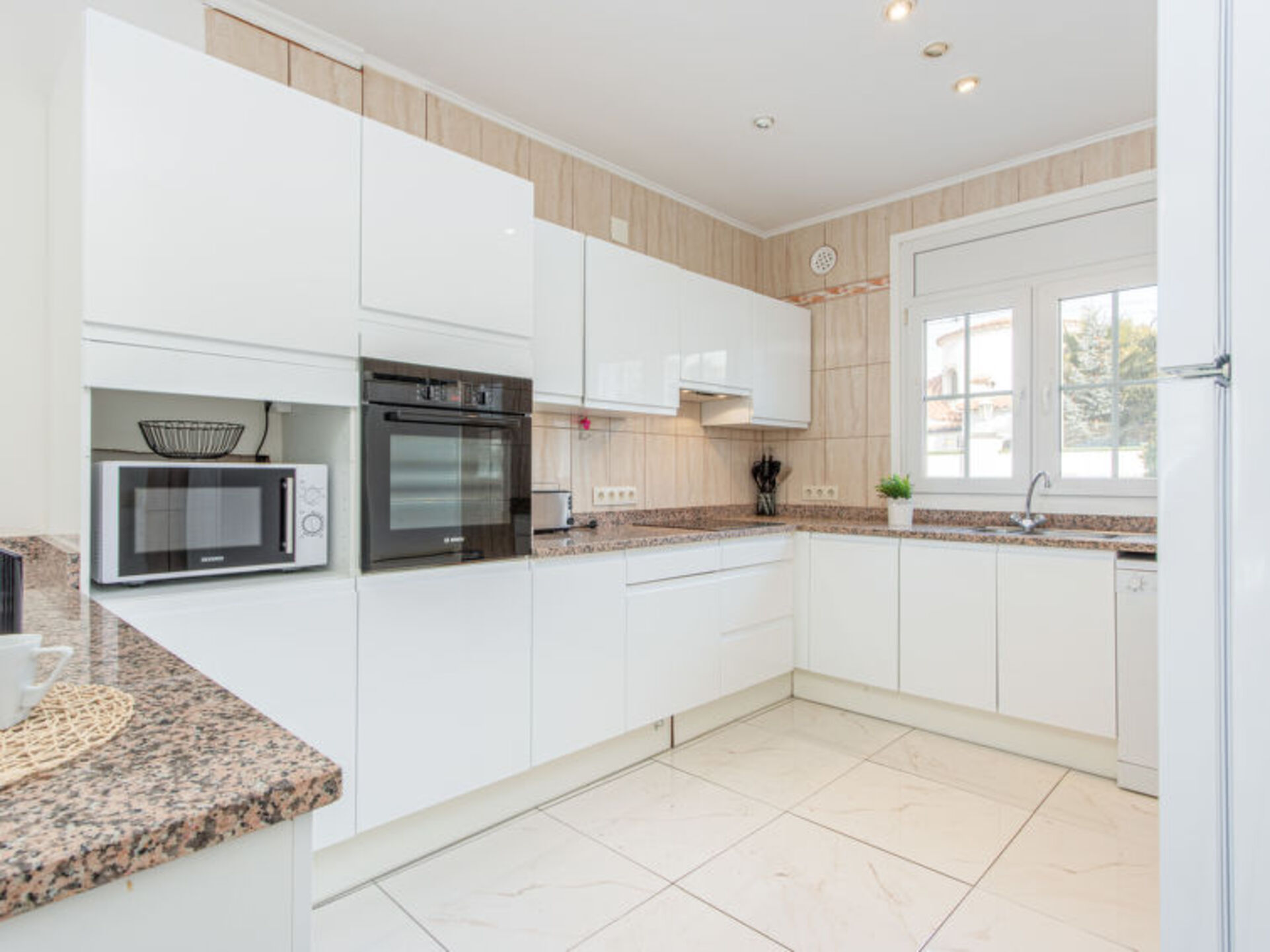 Elegant 6 BR Villa with Private Pool,1018