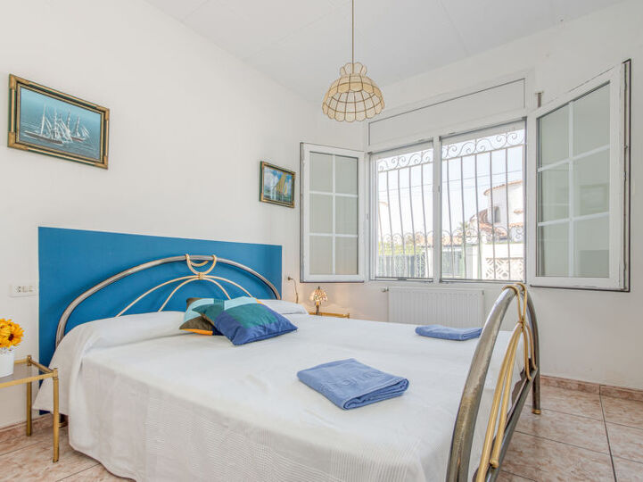 Elegant 6 BR Villa with Private Pool,1018