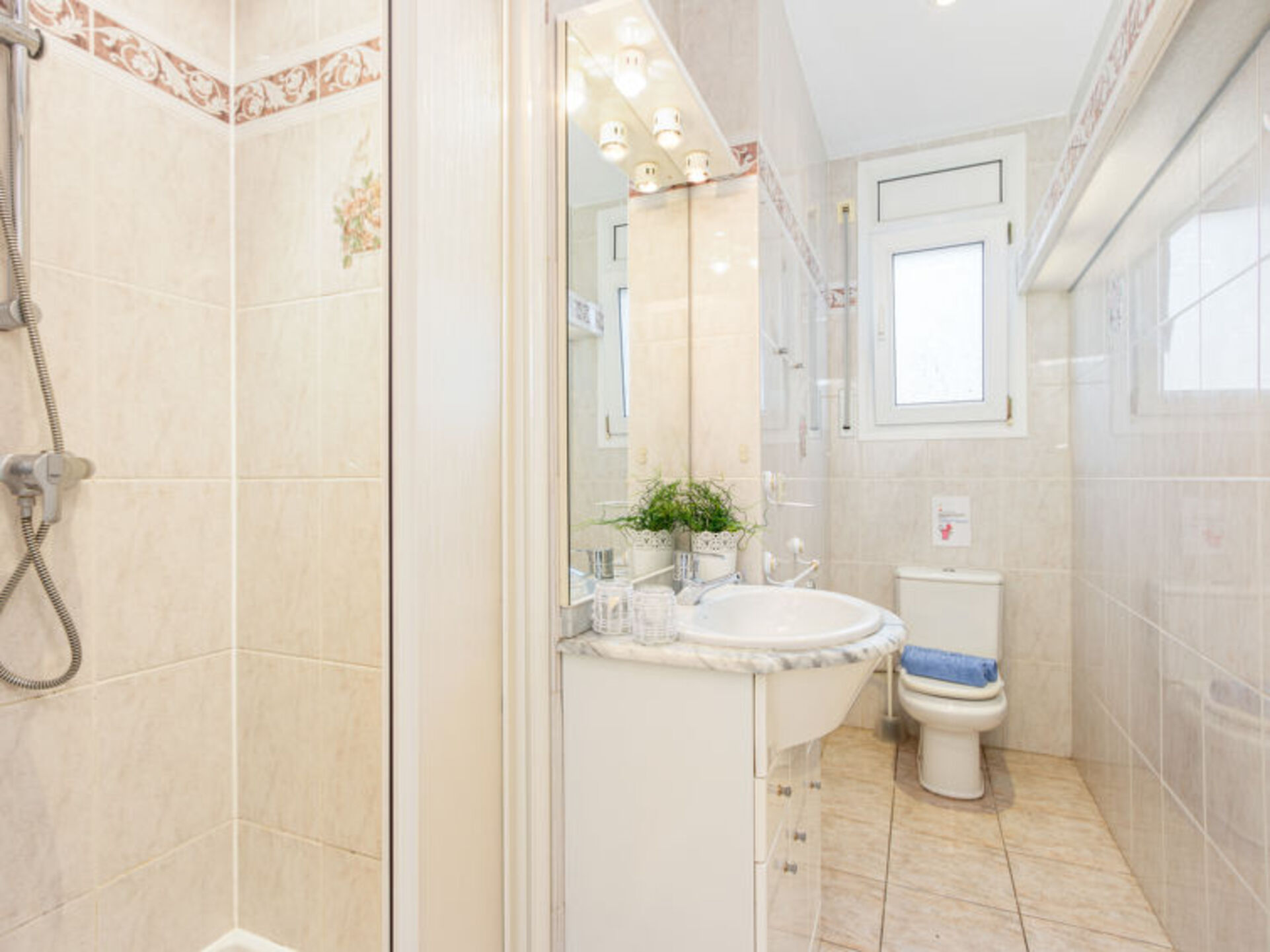 Elegant 6 BR Villa with Private Pool,1018