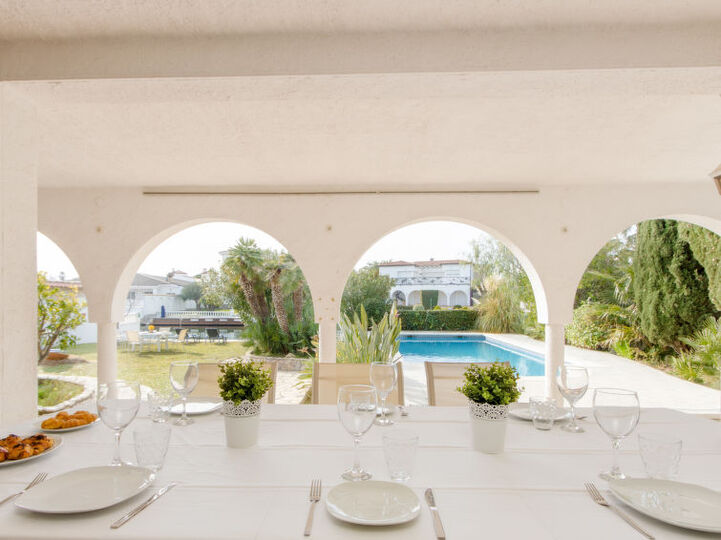 Elegant 6 BR Villa with Private Pool,1018