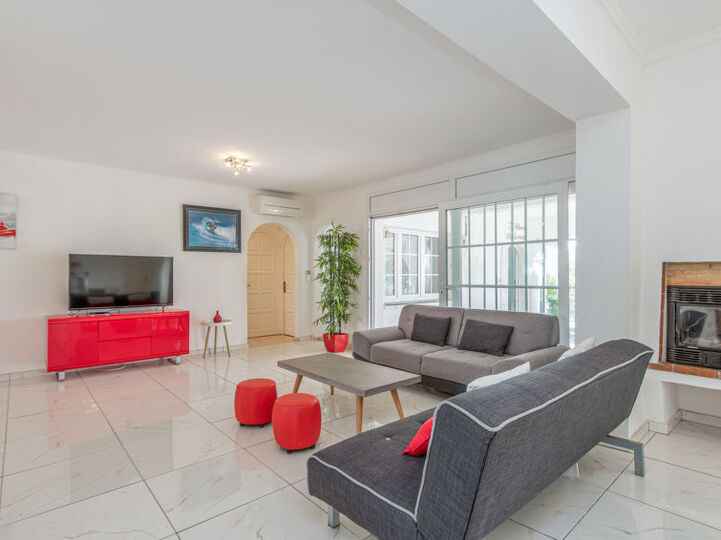 Elegant 6 BR Villa with Private Pool,1018