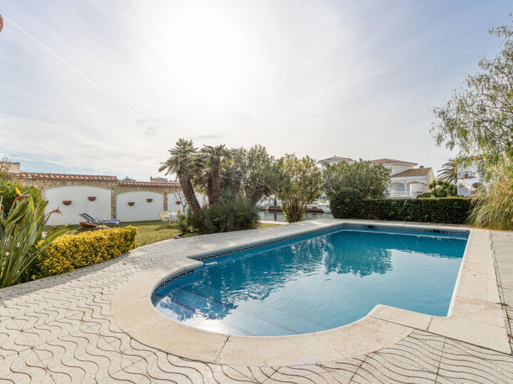 Elegant 6 BR Villa with Private Pool,1018