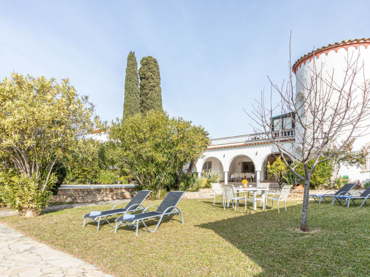 Elegant 6 BR Villa with Private Pool,1018