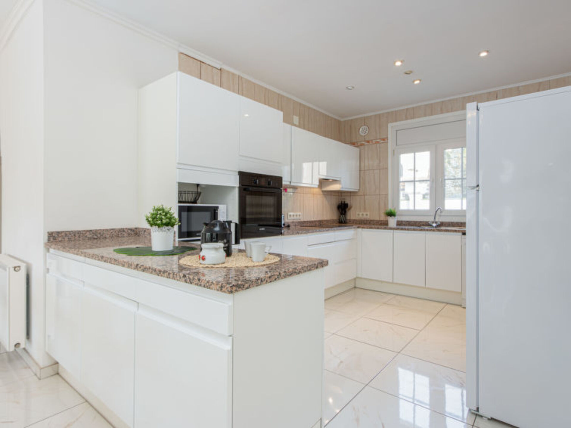 Elegant 6 BR Villa with Private Pool,1018