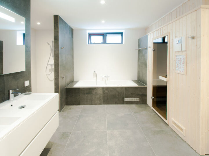 Luxury 8 Bedroom Villa, Zeeland Villa 1102
