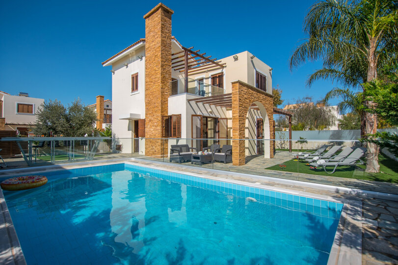 Beautiful Holiday Villa Minutes from Beaches, Famagusta Villa 1021