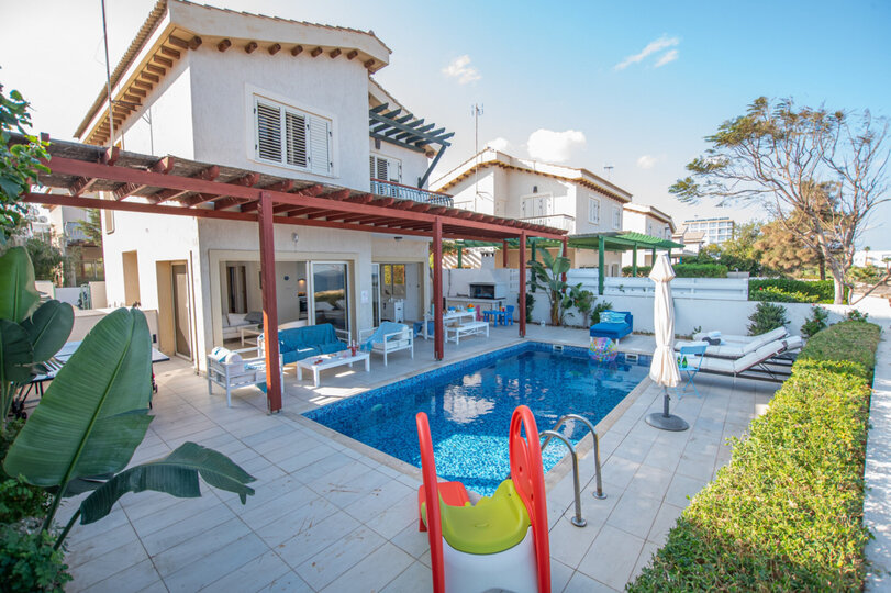 Your 5 Star Beach Villa, Famagusta Villa 1025