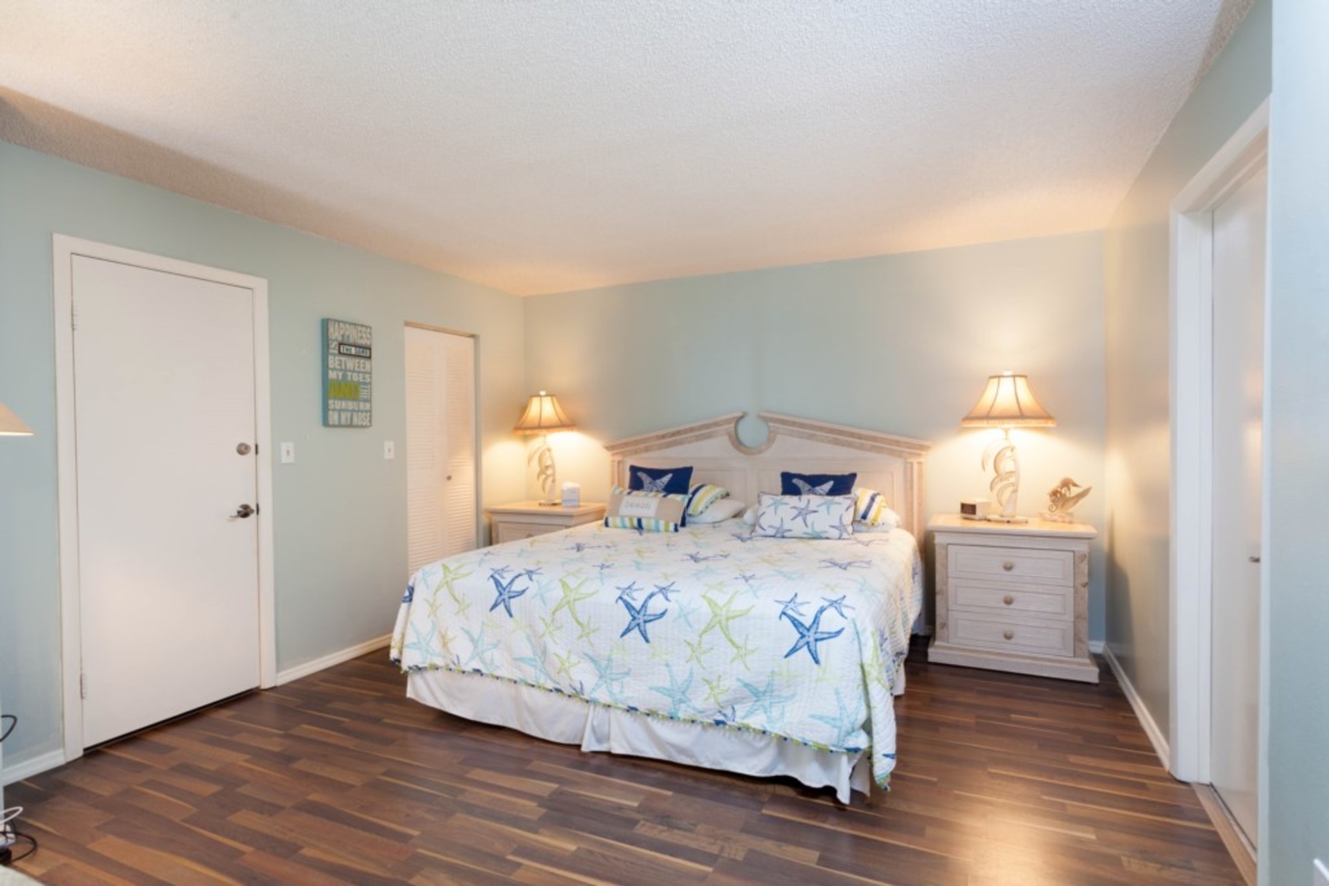 Luxury Contemporary Style Condo on Bonita Beach , Florida Condo 5953
