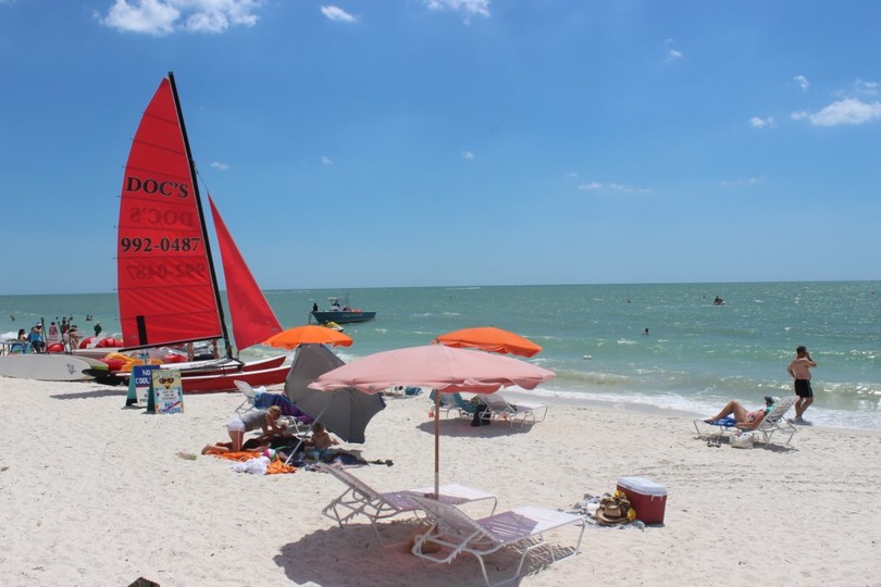 Luxury Contemporary Style Condo on Bonita Beach , Florida Condo 5953